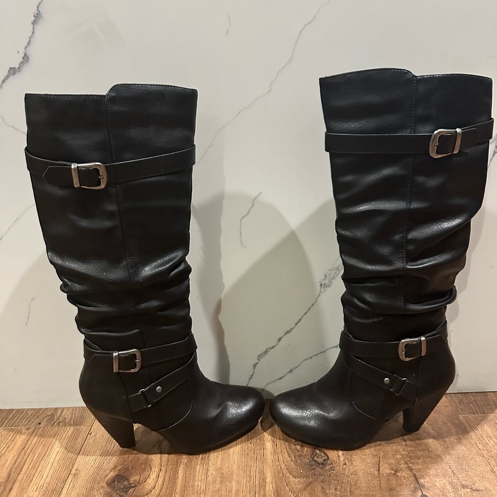Black Jessica Cline boot